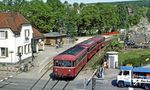 797 506 mit 998 260 und 998 703 in Faurndau Nord. Zwei Wochen später war die Strecke stillgelegt. (19.05.1984) <i>Foto: Wolfgang Bügel</i>
