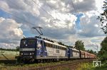 Auch das blau-silberne Farbkleid der von RBH übernommenen 151er-Loks stehen der Baureihe nicht schlecht zu Gesicht. RBH 263 (ex 151 123) und RBH 271 (ex 151 079) sind mit GM 60289 (Großkrotzenburg - Oberhausen West) bei Ratingen West unterwegs. (22.07.2017) <i>Foto: Joachim Bügel</i>