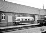 T 148 (Wismar, 1936) der Delmenhorst-Harpstedter Eisenbahn in Delmenhorst. 1968 wurde er an die MBS Enschede verkauft. (05.04.1961) <i>Foto: Detlev Luckmann</i>