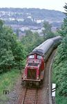 Zurück auf der Burgholzbahn strebt 212 072 mit N 25472 ihrem Fahrtziel Wt-Cronenberg entgegen. (16.06.1984) <i>Foto: Wolfgang Bügel</i>