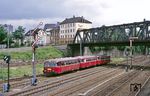 798 633 mit 998 299 und 998 677 als Sonderzug Nt 28094 "Korkenzieher-Express" nach Solingen Wald in Solingen Hbf. (24.06.1984) <i>Foto: Wolfgang Bügel</i>