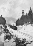 24 008 (Bw Plattling) mit einem Personenzug vor der Kulisse des 1455m hohen Großen Arber nahe Bayrisch Eisenstein. Die Lok gelangte nach 1945 zur PKP (vgl. Bild-Nr. 33701). (02.1934) <i>Foto: RVM</i>