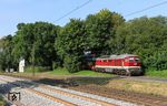 EfW 232 088 im Gleisanschluss Monhofer Feld auf dem Weg zum Solinger Hauptbahnhof. Im Vordergrund verläuft die Bahnstrecke Köln - Wuppertal. (29.08.2017) <i>Foto: Joachim Bügel</i>