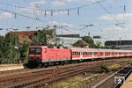 Auch in Bayern ist die Baureihe 143 noch tätig, hier 143 636 vor RB 34074 (Nürnberg - Lichtenfels) bei der Einfahrt nach Erlangen. (21.08.2010) <i>Foto: Joachim Bügel</i>