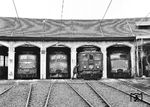Im Depot Bordeaux haben sich zahlreiche Oldtimer eingefunden (von links nach rechts): 2D2 5418 (ex Etat E 518, Baujahr 1937), 2D2 5543 (ex PO E 543, Baujahr 1938), BB 1505 (ex Midi E 4005, Baujahr 1926) und 2D2 5306 (urspr. PO E 703, Baujahr 1935 - SNCF-Nachbau aus dem Jahr 1943). (13.05.1971) <i>Foto: Joachim Claus</i>