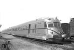 Triebwagen VT 9535 der RENFE auf der Strecke Sevilla - Cordoba. (16.05.1957) <i>Foto: Walter Hollnagel</i>