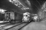 RENFE VT 9316 im Bahnhof Sevilla. (16.05.1957) <i>Foto: Walter Hollnagel</i>