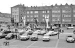 Ein Triebwagen der DKB im Stadtzentrum von Düren. Die vielen neuen Häuser zeugen davon, dass Düren mit 99,2 % zerstörten Wohnungen die am stärksten betroffene Stadt Deutschlands im Zweiten Weltkrieg war. (14.05.1960) <i>Foto: Gerd Wolff</i>