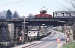 169 003 passiert in Murnau die Bahnstrecke Weilheim - Garmisch-Partenkirchen. (11.04.1979) <i>Foto: Prof. Dr. Willi Hager</i>