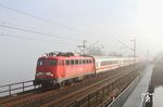 Durch den recht zähen Nebel bei Wetter an der Ruhr erscheint 115 350 mit PbZ 2470 nach Dortmund. (18.10.2017) <i>Foto: Joachim Bügel</i>