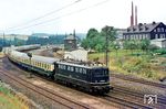 Die Vorserienlok 110 005 vor D 402 (Nürnberg - Leipzig) in Steinbach/Wald.  (23.07.1976) <i>Foto: Wolfgang Bügel</i>
