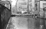 Auch wenn es kein Eisenbahnfoto ist, ein interessanter historischer Blick auf den Zustand der Mainzer Innenstand beim Rheinhochwasser vom Januar 1955, 10 Jahre nach Kriegsende. (01.1955) <i>Foto: A. Dormann, Slg. W. Löckel</i>