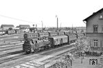 86 478 (Bw Zweibrücken) erreicht mit P 2043 den Bahnhof Landau/Pfalz. (01.05.1957) <i>Foto: Helmut Röth *</i>
