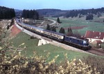 118 044 befördert den D 587 (Bremerhaven - München) durch die Vorfrühlingslandschaft bei Gundelsheim. (03.05.1978) <i>Foto: Peter Schiffer</i>