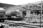 In einem Shell-Tanklager flog aus nicht bekannten Gründen ein Kesselwagen in die Luft, der nicht unerhebliche Schäden verursachte. (07.1955) <i>Foto: A. Dormann, Slg. W. Löckel</i>