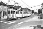 ST (für Straßenbahn-Triebwagen) Nr. 40 der Serie ST 2 (Baujahr 1913) mit den SB (= Straßenbahn-Beiwagen) 143 und 140 auf der Linie 8 (Arheilgen – Luisenplatz – Moosbergstraße – Frankenstein – Jugenheim Bahnhof) in Darmstadt. (30.05.1957) <i>Foto: Helmut Röth *</i>