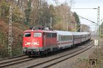 113 268 (ex E 10 1268) mit dem ICE-Ersatzzug IC 2862 (Hamm - Bonn) bei Solingen-Ohligs. (20.11.2010) <i>Foto: Joachim Bügel</i>