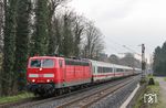 Am Freitag war wieder planmäßig eine 181 am Zug, dieses Mal 181 215 (mit 111 155 in der Zugmitte) bei Solingen. (01.12.2017) <i>Foto: Joachim Bügel</i>