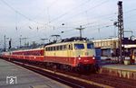 112 265 (ex E 10 1265 vom Bw Hamburg 1) mit Sonderzug D 25697 (Köln - Hamburg) in Wuppertal-Oberbarmen. (14.11.1984) <i>Foto: Wolfgang Bügel</i>