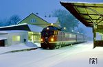 613 607 als N 3533 im winterlichen Bahnhof Vorwohle. (05.01.1985) <i>Foto: Slg. Wolfgang Bügel</i>