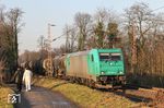Und ein Blick fast taggenau sieben Jahre zurück auf die gleiche Fotostelle wie bei Bild-Nr. 49267: 185 612, verliehen an die DB Schenker Rail Deutschland AG, aber noch in ihrer Ursprungslackierung für die Angel Trains Cargo NV/SA, Antwerpen, mit FR 52067 (Wanne-Eickel - Gremberg Rbf) bei Solingen-Ohligs. (29.01.2011) <i>Foto: Joachim Bügel</i>