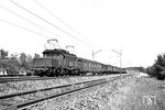 E 94 155 (Bw Freilassing) vor P 1807 mit Postbeförderung bei Rosenheim. (25.05.1958) <i>Foto: Helmut Röth *</i>