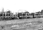 Verladene Schienen-Lkw der Deutschen Reichsbahn auf dem Weg zur Ostfront. (1942) <i>Foto: RVM</i>