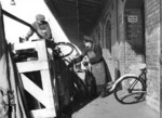Fahrradverladung an der Laderampe, vermutlich an einer Berliner Güterabfertigung. (1938) <i>Foto: RVM</i>