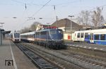 In Wuppertal-Barmen trifft 110 469 mit dem NX-Ersatzzug RB 20158 auf NX 442 868 unterwegs als RB 32437 nach Bonn-Mehlem und Abellio VT 12.12.03 als S 7 von Remscheid nach Wuppertal Hbf. (09.02.2018) <i>Foto: Wolfgang Bügel</i>