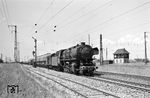 44 339 fährt mit einem Güterzug in den Rangierbahnhof von Heidelberg ein. (31.05.1958) <i>Foto: Helmut Röth *</i>
