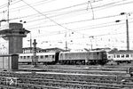 119 011 (Bw Nürnberg Hbf) fährt mit einem Schnellzug in München Hbf ein. (12.09.1973) <i>Foto: Dieter Kempf</i>