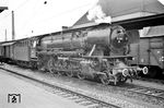 41 365 (Bw Wanne-Eickel) mit Hochleistungskessel und ohne Kaminaufsatz im Bahnhof Hamm. (10.08.1961) <i>Foto: Gerhard Moll</i>