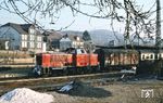 V 65 02 wurde 1962 von MaK an die Ilmebahn ausgeliefert und wartet hier vor einem Personenzug nach Einbeck im DB-Bahnhof Salzderhelden. (02.1983) <i>Foto: Günter Hauthal</i>