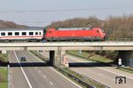 101 084 überquert mit IC 135 (Luxemburg - Norddeich Mole) die Bundesautobahn 542 bei Langenfeld/Rhld. (28.03.2011) <i>Foto: Joachim Bügel</i>