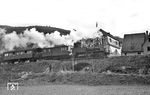 Lok 8a (spätere Lok 11) mit einem Personenzug auf der Moselbahn in Zell an der Mosel, die rechts der Mosel über 102 km von Trier nach Bullay führte. Am 31.12.1962 wurde sie stillgelegt. (1937) <i>Foto: RBD Köln (Felten)</i>