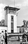 Der "Tower" auf dem Versuchsgelände der Alweg-Bahn in der Fühlinger Heide bei Köln.  (04.1953) <i>Foto: A. Dormann, Slg. W. Löckel</i>