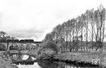 39 139 (Bw Hagen-Eckesey) mit P 1573 auf der alten Wupperbrücke zwischen Opladen und Leichlingen auf dem Weg nach Wuppertal. Das schöne Viadukt wurde 1945 auch ein Opfer deutscher Truppen, die die Brücke vor den anrückenden amerikanischen Truppen sprengten.  (26.04.1934) <i>Foto: DLA Darmstadt (Bellingrodt)</i>