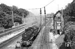 56 554 (Bw Worms) ist mit einer Rangierfahrt in ihrem Heimatbahnhof unterwegs. (07.09.1958) <i>Foto: Helmut Röth *</i>
