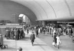 Die modernisierte Empfangshalle des Kölner Hauptbahnhofs - Ausgang Domseite. (23.06.1962) <i>Foto: Walter Hollnagel</i>