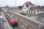 218 409 mit einem Regionalexpress auf der württembergischen Südbahn in Niederbiegen. (19.03.2018) <i>Foto: Joachim Schmidt</i>