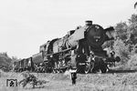 52 042 wurde im November 1942 bei der RBD Osten in Dienst gestellt und leistete noch bis 1976 der Reichsbahn gute Dienste, wie hier im Güterverkehr bei Dresden-Klotzsche. (22.06.1966) <i>Foto: Will A. Reed</i>