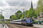 NX 110 469, die seit dieser Woche wieder mit einem Eigentumsmerkmal versehen ist, mit dem Ersatzzug RB 24494 (Wuppertal-Oberbarmen - Köln Hbf) in Solingen Hbf. (26.04.2018) <i>Foto: Joachim Bügel</i>