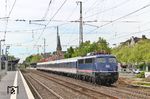 NX 110 469 fährt mit dem Ersatzzug RB 24494 (Wuppertal-Oberbarmen - Köln Hbf) in Solingen Hbf ein. Die Begegnung mit 181 211 (vgl. Bild-Nr. 51415) wurde hier gerade um 10 Sekunden verpasst. (27.04.2018) <i>Foto: Joachim Bügel</i>
