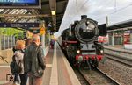 Um 6.46 Uhr fährt 001 150 mit dem Sonderzug DPE 150 aus Mönchengladbach in den Bahnhof Dormagen ein. (28.04.2018) <i>Foto: Joachim Bügel</i>