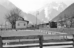 Zwei Züge der Zillertalbahn stehen im Endbahnhof Mayrhofen für die Rückfahrt nach Jenbach bereit. (11.03.1961) <i>Foto: Gerd Wolff</i>