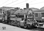 Die 1919 bei Krauss in München entstandene 92 2037 macht sich im dortigen Hauptbahnhof bei Rangierarbeiten nützlich. 1961 wurde sie abgestellt.  (06.1959) <i>Foto: Reinhard Todt</i>