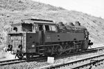 93 6778 kam ursprünglich 1927 als Lok 12 zur Halberstadt Blankenburger Eisenbahn (HBE). Nach Verstaatlichung der HBE 1949 erhielt sie die Betriebsnummer 93 6778 und war noch bis 14. Juli 1969 in Blankenburg im Einsatz. (30.06.1966) <i>Foto: Will A. Reed</i>