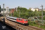 111 095 erreicht mit dem NX-Ersatzzug RB 24428 nach Köln den Bahnhof Wuppertal Hbf. (09.05.2018) <i>Foto: Wolfgang Bügel</i>
