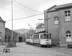 In Grüne befand sich der Betriebsbahnhof und das Kraftwerk der Iserlohner Kreisbahn. Tw 20 wartet dort auf den nächsten Einsatz. (03.1959) <i>Foto: Reinhard Todt</i>