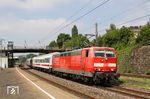 Ein paar Kilometer weiter fährt 181 213 mit PbZ 2470 nach Dortmund durch Wuppertal-Sonnborn. (18.05.2018) <i>Foto: Wolfgang Bügel</i>